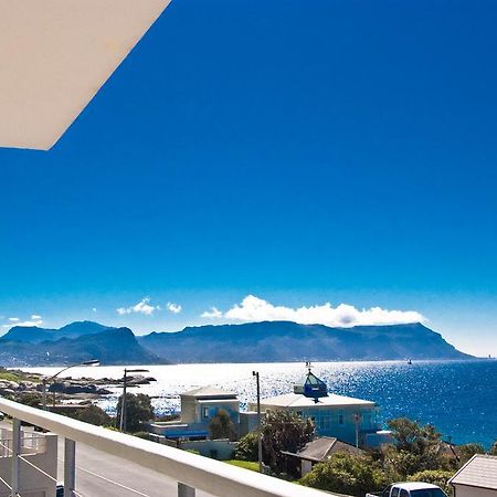 Sail Away Studios Simon's Town Room photo